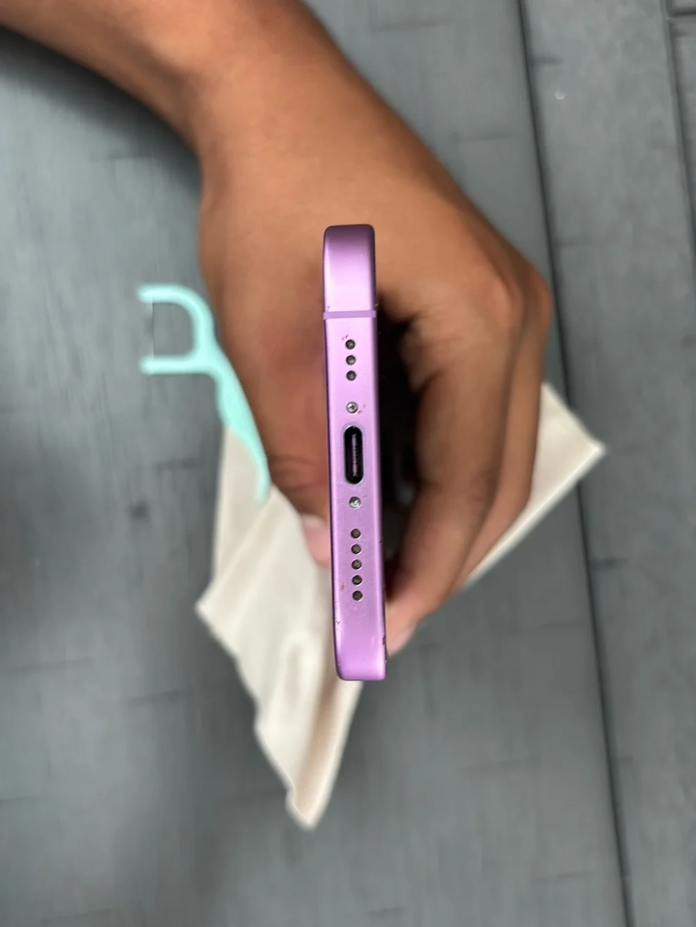 Apple iPhone 16 Pink